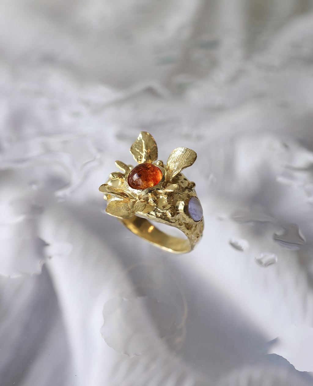 Amber Blossom // bague en laiton - Bijoux ORA-C - bijoux faits main par la designer indépendante Caroline Pham, basée à Montréal.