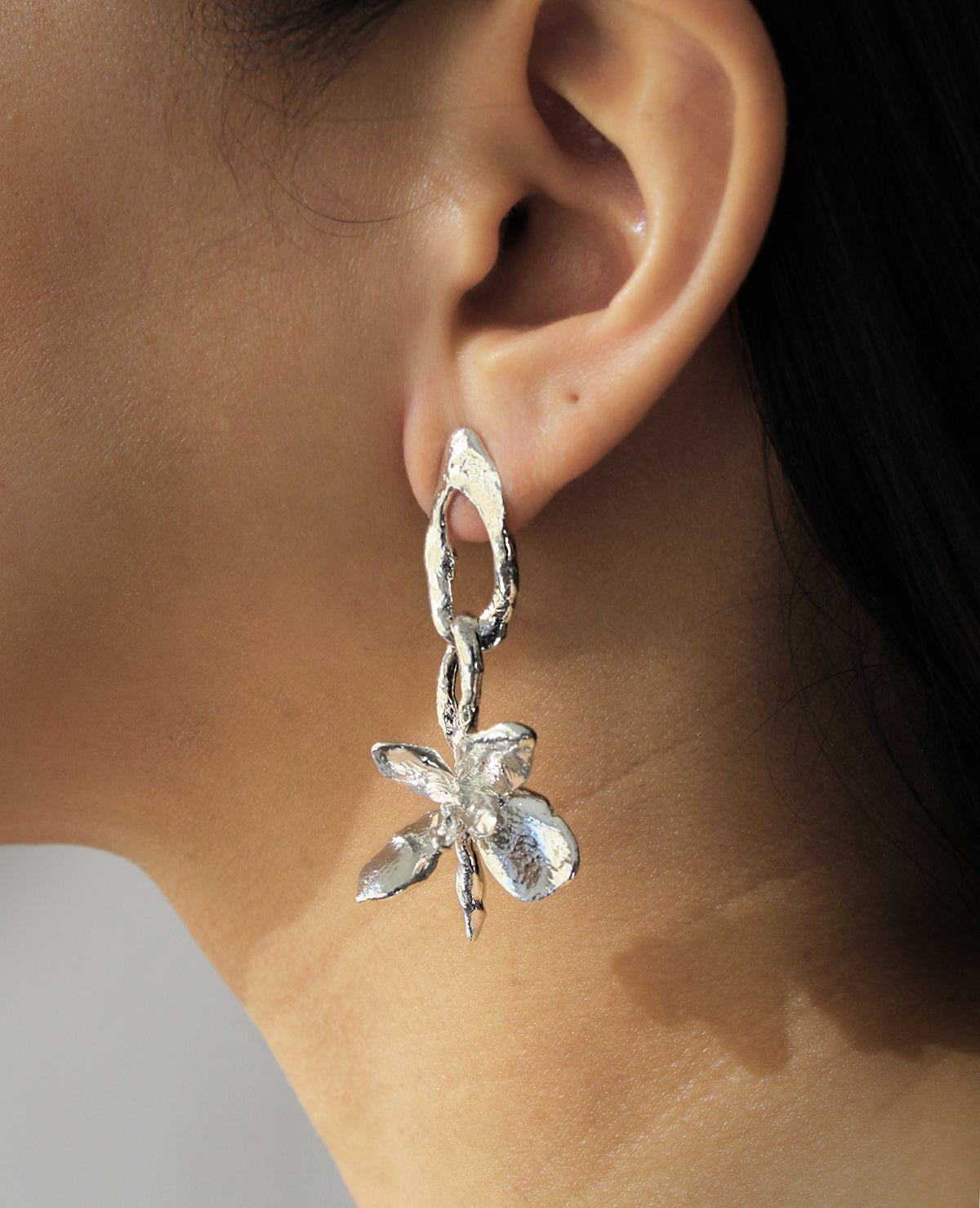 CHUNKY LILIES // boucles d'oreilles en argent - ORA-C jewelry - bijoux faits à la main par Caroline Pham, designer indépendante basée à Montréal