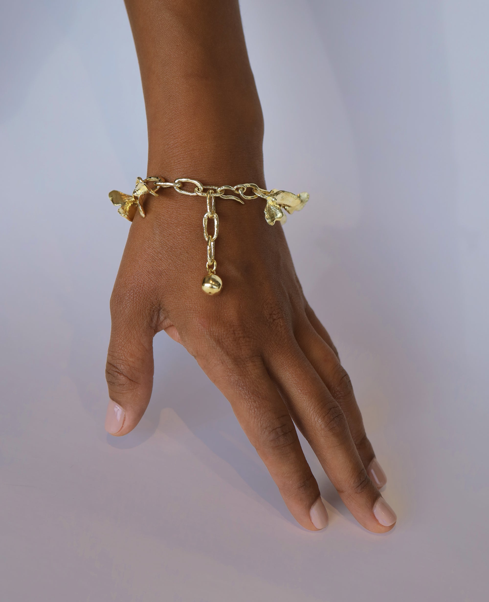 ARMLET FLORALIS // bracelet doré - bijoux ORA-C - bijoux faits à la main par Caroline Pham, designer indépendante basée à Montréal