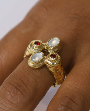 FOCALIS SHRINE // bague en or - ORA-C jewelry - bijoux faits à la main par Caroline Pham, designer indépendante basée à Montréal