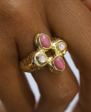 FOCALIS SHRINE // bague en or - ORA-C jewelry - bijoux faits à la main par Caroline Pham, designer indépendante basée à Montréal