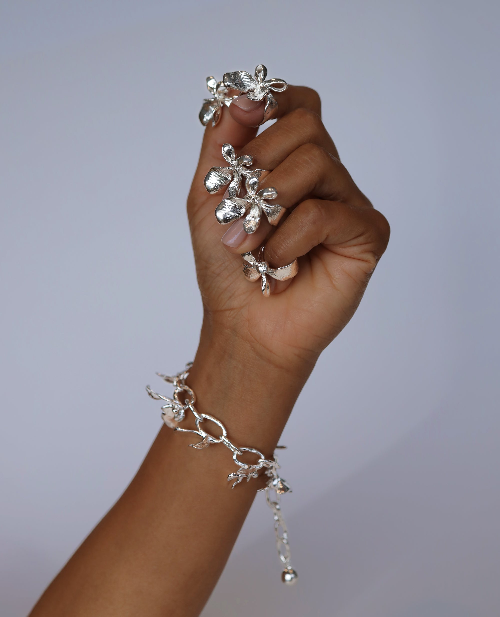 ARMLET FLORALIS // bracelet en argent - bijoux ORA-C - bijoux faits à la main par Caroline Pham, designer indépendante basée à Montréal