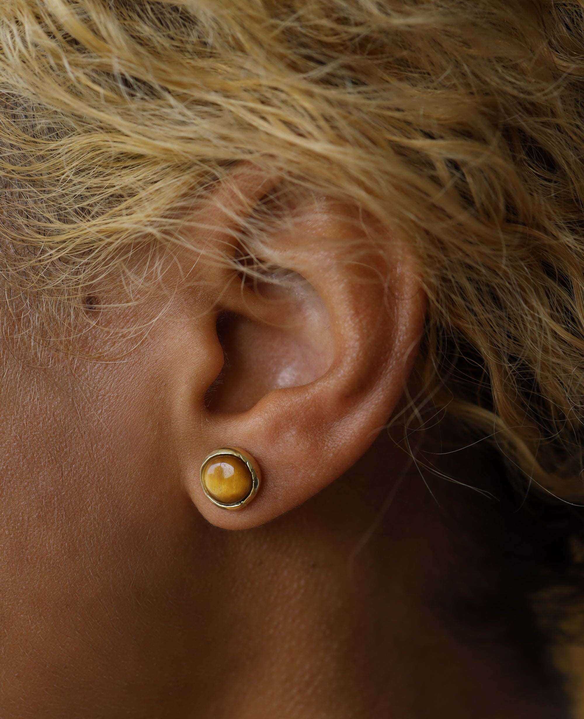 MAGNOLIA STUD // boucles d'oreilles en argent - ORA-C jewelry - bijoux faits à la main par Caroline Pham, designer indépendante basée à Montréal