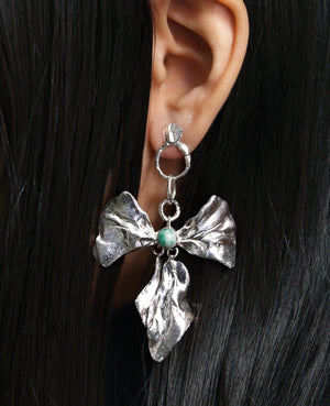 REIGN BOW // Boucles d'oreilles avec jade zing jiang - Bijoux ORA-C - Bijoux faits main par Caroline Pham, designer indépendante basée à Montréal.