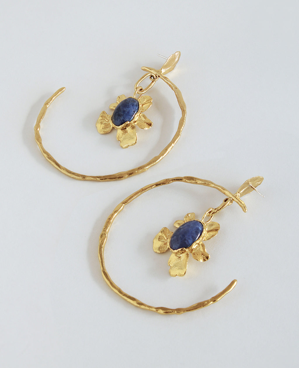 SCORPIO RISING // anneaux dorés - Bijoux ORA-C - bijoux faits main par Caroline Pham, designer indépendante basée à Montréal.