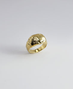 BOULDER SIGNET // bague en or - ORA-C jewelry - bijoux faits à la main par Caroline Pham, designer indépendante basée à Montréal