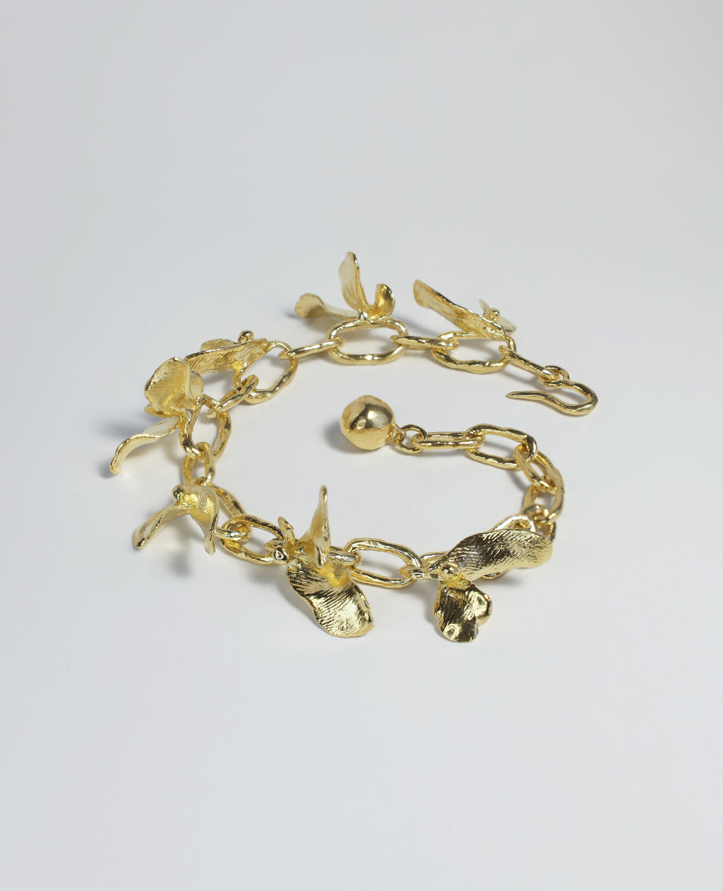 ARMLET FLORALIS // bracelet doré - bijoux ORA-C - bijoux faits à la main par Caroline Pham, designer indépendante basée à Montréal