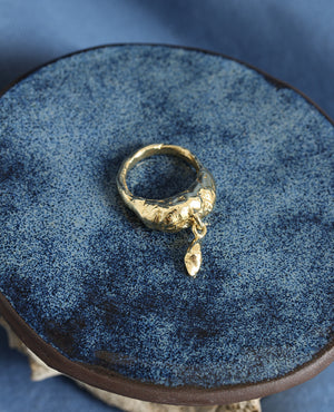 CÉCILE - ORA-C jewelry - bijoux faits à la main par Caroline Pham, designer indépendante basée à Montréal