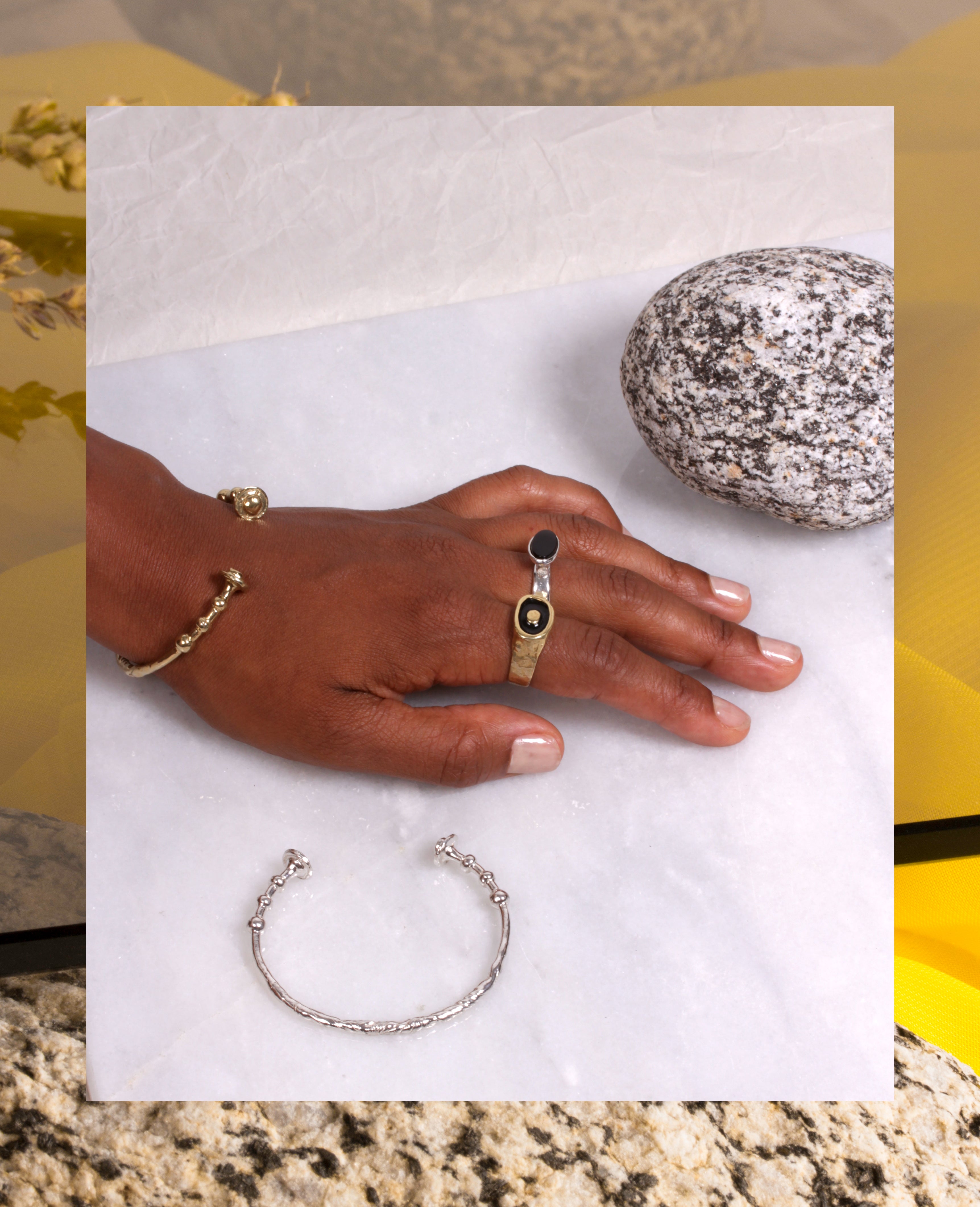WREN // laiton - Bijoux ORA-C - bijoux faits main par la designer indépendante Caroline Pham, basée à Montréal.