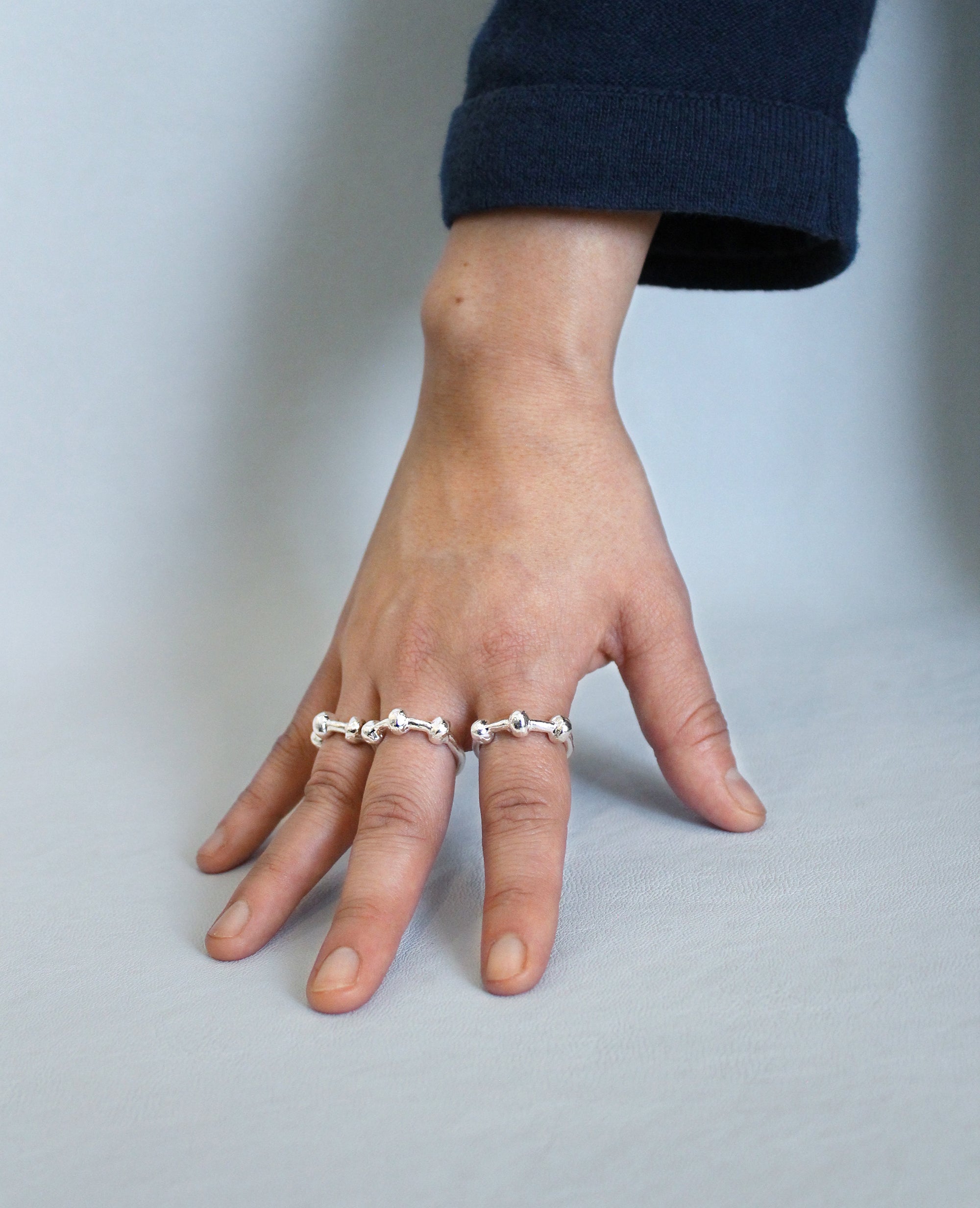 KNOTTI // bague en argent - bijoux ORA-C - bijoux faits à la main par Caroline Pham, designer indépendante basée à Montréal
