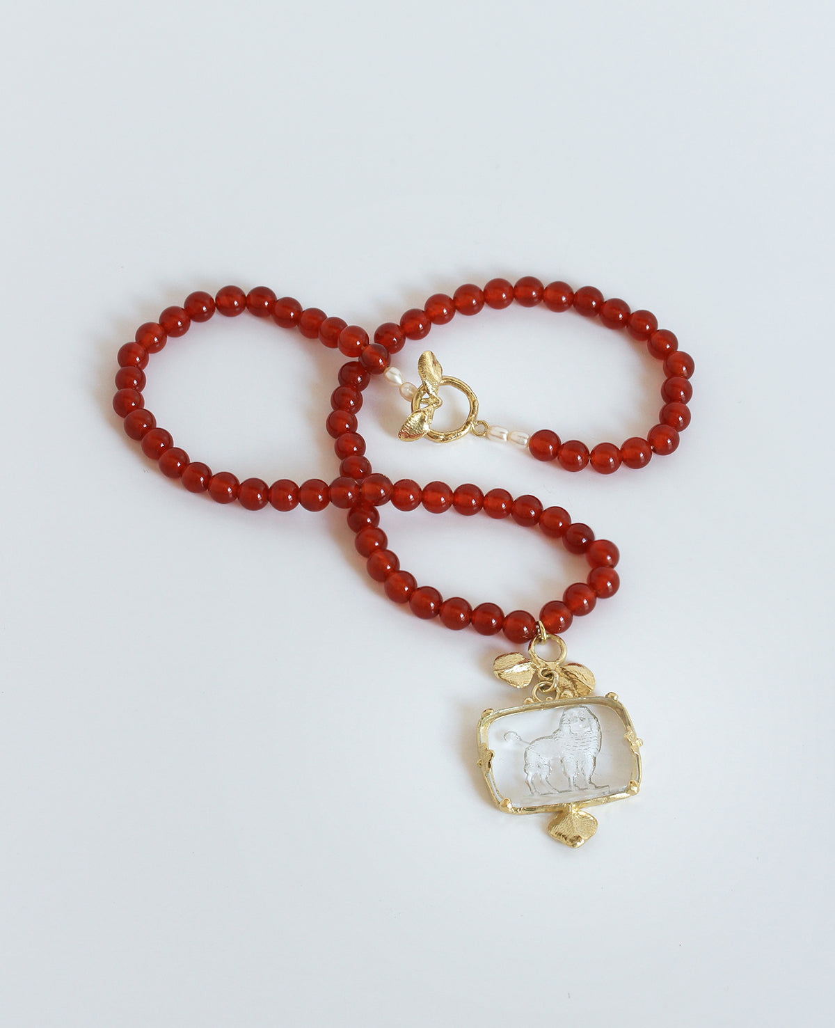POODLE INTAGLIO IN RED // collier en laiton - ORA-C jewelry - bijoux artisanaux de la designer indépendante montréalaise Caroline Pham